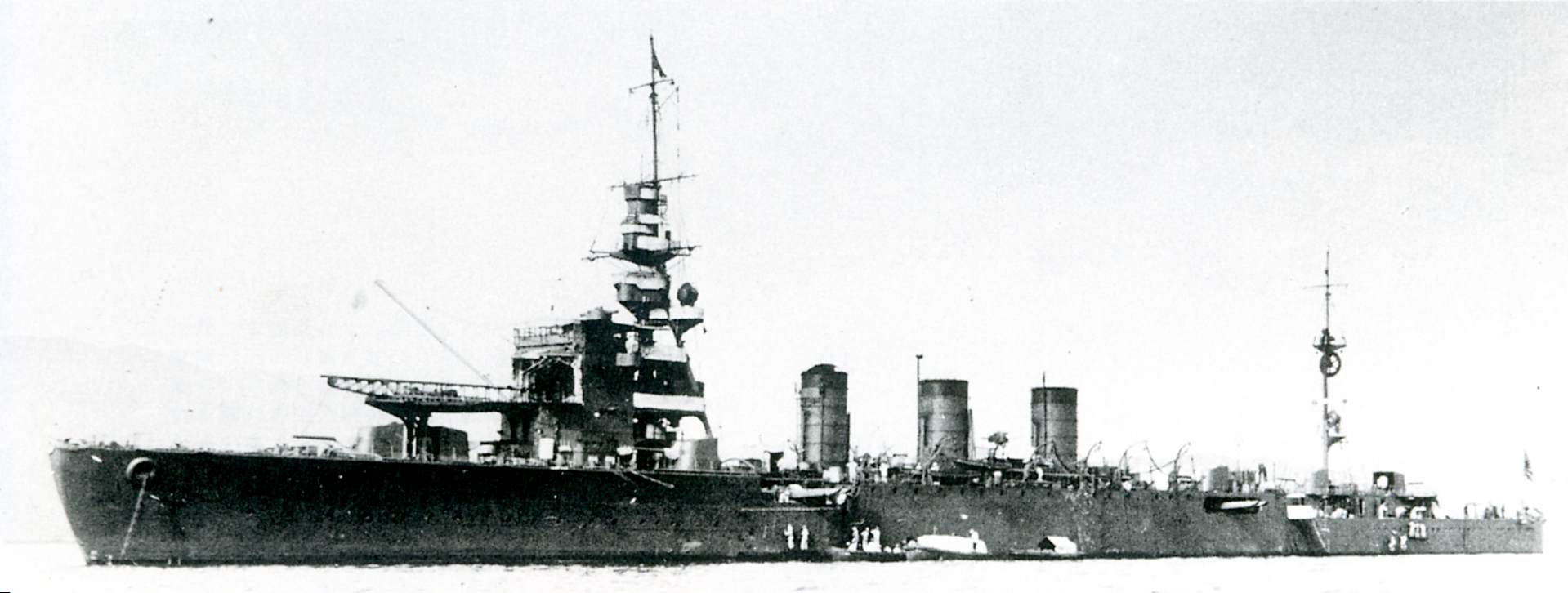 Japanese_cruiser_Kinu_in_1931.jpg